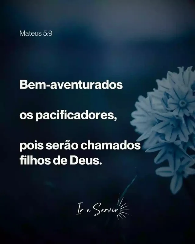 No relato de Mateus sobre as bem-aventuranças — uma série de declarações sobre atitudes piedosas e benefícios — há uma referência aos pacificadores.

Jesus declara que os pacificadores são abençoados: eles receberão uma coisa boa, porque serão chamados de filhos de Deus.

Todo aquele que se compromete a fazer a paz entre os outros, especialmente por seu próprio sacrifício, imita o que Cristo fez.

Tal pessoa é chamada de filho de Deus, da mesma forma como Israel foi chamado de filho de Deus no Antigo Testamento.

Sejamos pacificadores!

❤️ Deus lhe trouxe aqui por um propósito

📖 Com Ele, tudo é possível! (Marcos 10:27)

💎 Siga para mais palavras de encorajamento

#ireservir #reinodedeus #deuscuidademim #oracao #jesuscristoteama #alegria #salmos #bible #love #jesusteama #jovenescristianos #amorproprio #versiculobiblico #deuscuida #jesuschrist #paz #estudobiblico #jesussaves #jesuscristonocomando #jesuscristoreina #bibliasagrada #defesadoevangelho #diosesamor #deusebom #deusnocomando #bibliantv #bibliainfantil #jesuscristo